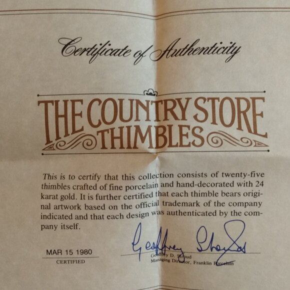 Vintage Thimbles & display shelve, with documentation. - Picture 11 of 16